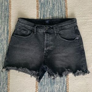 Gap | Highwaisted Frayed Shorts